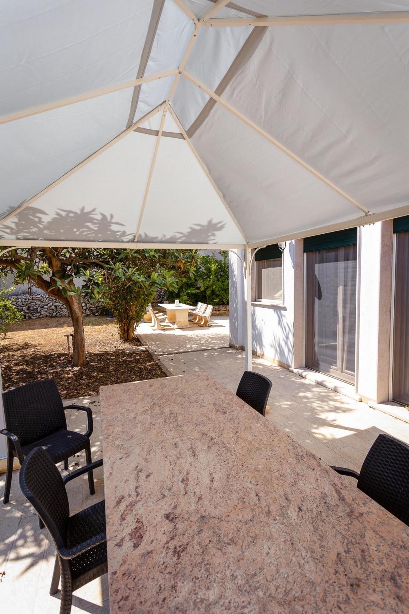Affittacamere Giardino Delle Zie-Vicino Ospedale Cardinale Panico 特里卡塞 外观 照片