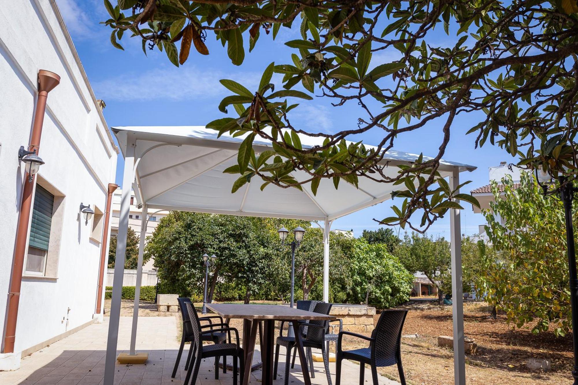 Affittacamere Giardino Delle Zie-Vicino Ospedale Cardinale Panico 特里卡塞 外观 照片